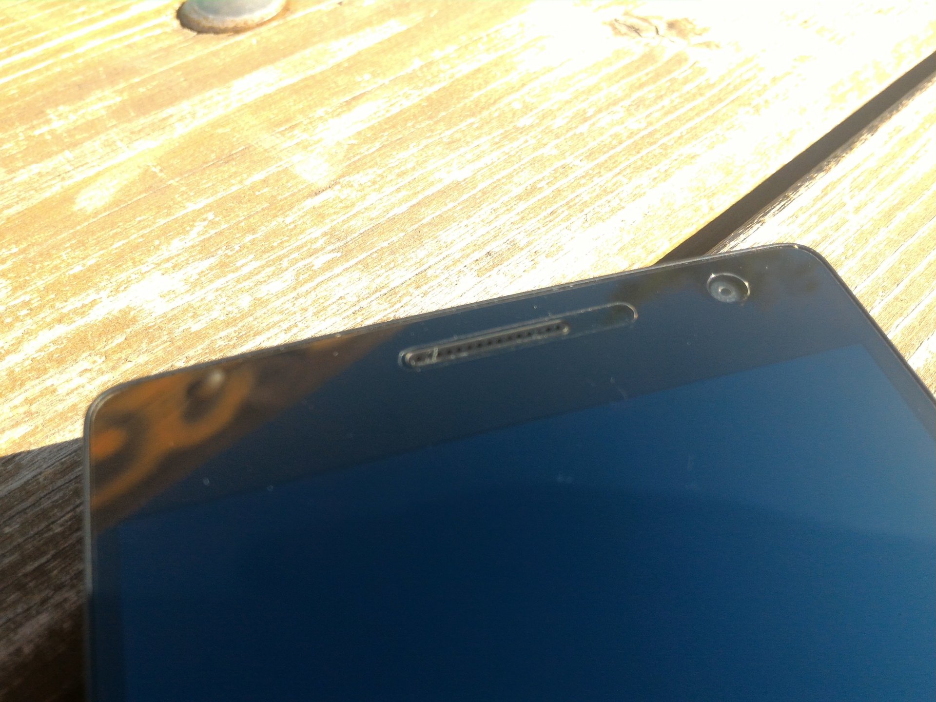 hornú časť telefónu - Recenzia mobilných telefónov